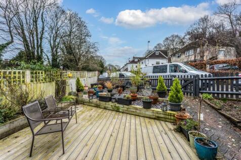 2 Winterbourne Close1.jpg