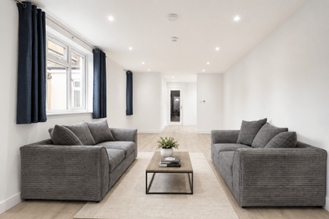 Spacious 2 bedroom Flat with Garden