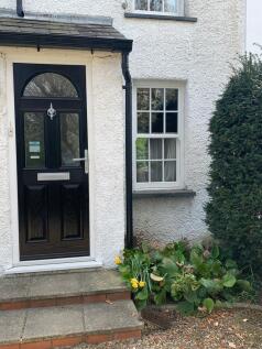 2-bed terraced on London Road, SG13, £1,575/mo