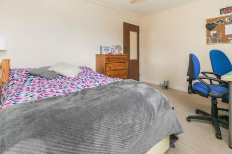 39 Harrow Road photo 3