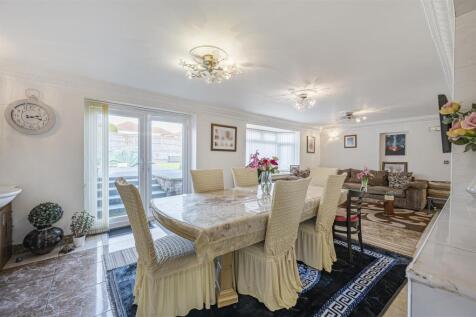Dining/Sitting Room