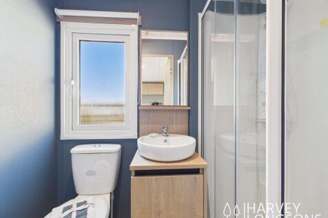 Ensuite bathroom in the Victory Arlington holiday 