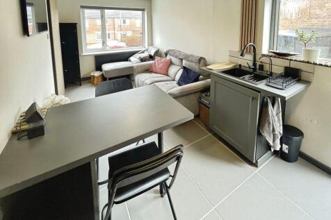 Annex Lounge / Kitchenette
