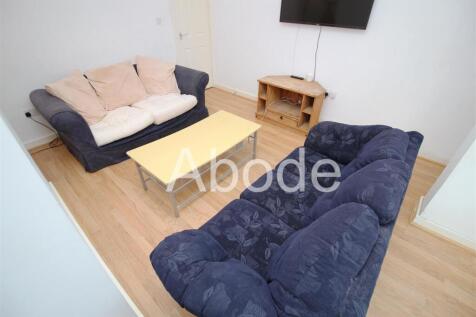 6-bed house on Queens Road, Hyde Park, Leeds, £3,640/mo