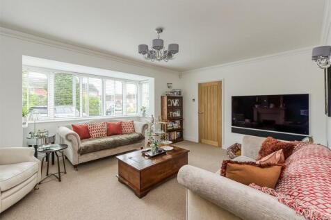 27 Beech Drive-lounge3.jpg