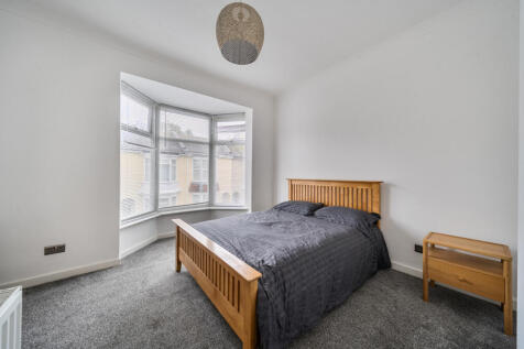 1369642-9-68f6199...