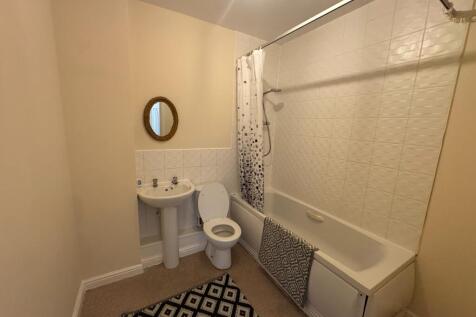 Maybold Crescent, Swindon, SN25 photo 5