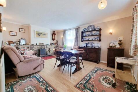 Living Room: