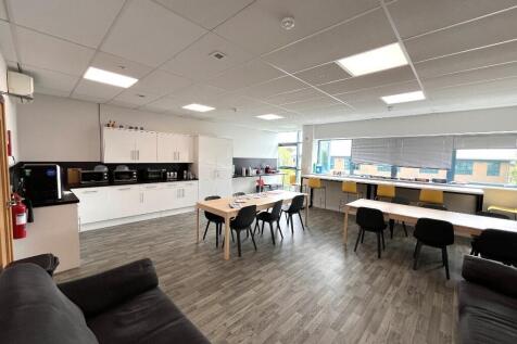 Office to rent Image 4