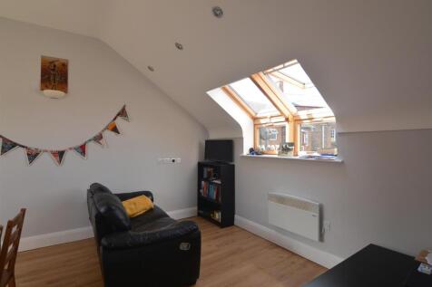 High Street, Neston photo 4