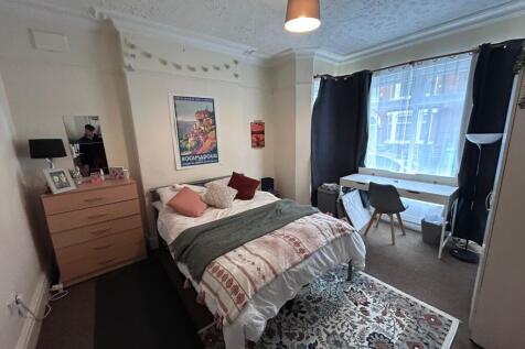 Bedroom 1 (Ground)