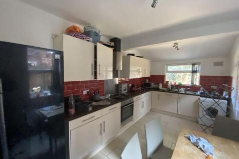 5-bed house on Kimbolton Avenue, Nottingham, £2,925/mo
