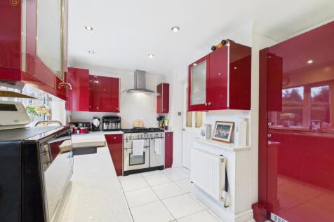 cam03830g0pr0256still018