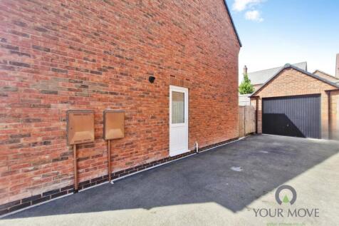 Driveway/Garage