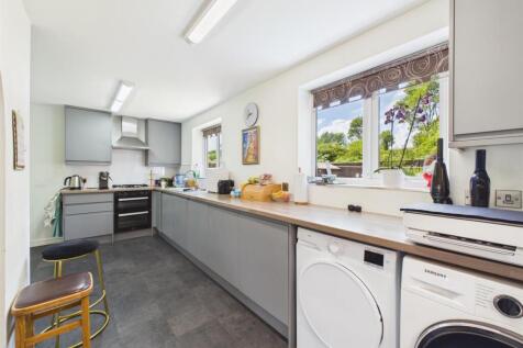 Kitchen: