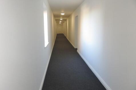 Dock Road, Tilbury, Essex, RM18 photo 4