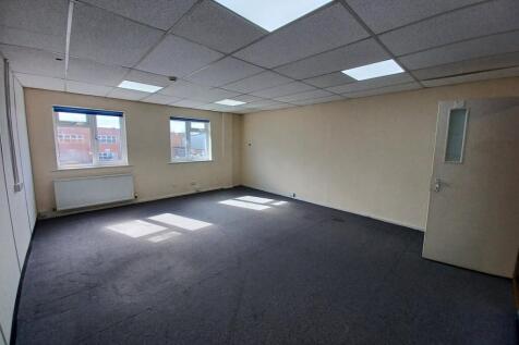 PHOTO 3  6 Whittle Road Wimborne.jpeg