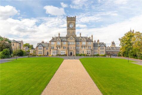 A stunning, two bedroom, first floor apartment in this prestigious building situated on an award winning development that is set in 200 acres of parkland and woodland.