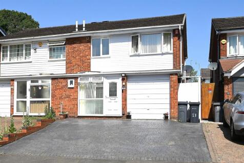 21 Ingham Way front.JPG