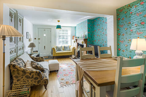 5 Arun Street    ...