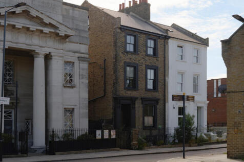 London, E9 - property photo