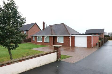 4-bed bungalow on High Street, Wicklewood, Wymondham, Norfolk, NR18, £1,800/mo