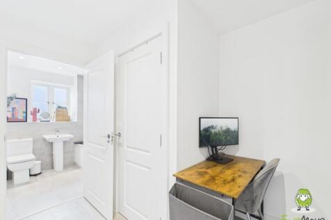 EweMove Estate Agents Basingstoke - Coliseum Court