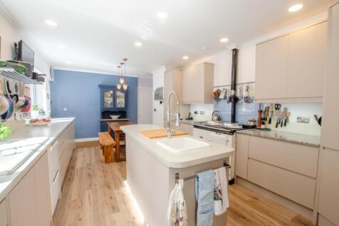 Agan Chy 01208 872728