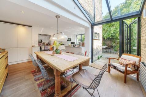 Broomwood Road, London, SW11 photo 4