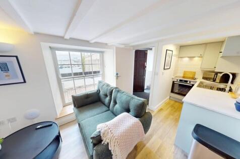 Studio flat on The Studio, 11, Arwenack Street TR11 3JA, £1,322/mo