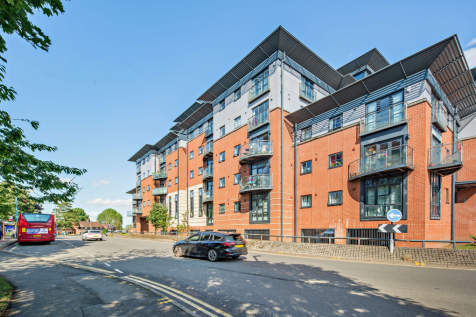 West Bromwich, B71 - property photo
