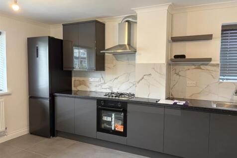 Kitchen 1.jpg
