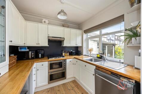 Aldrington Avenue, 6-011.JPG