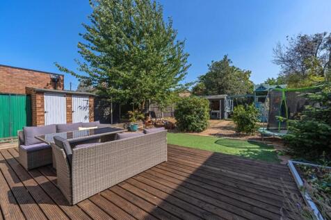 36, Fontmell Park, Ashford TW15 2NW-50.jpg
