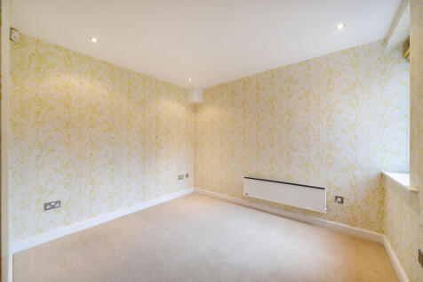 1344215-4-68a8784...