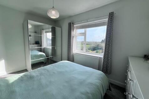 bedroom one 1.jpg