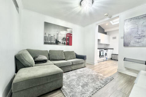 2 Bedroom for Rent in n13