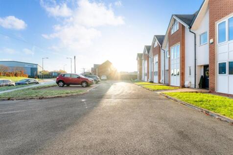 6 Lark Hill Court-6.jpg