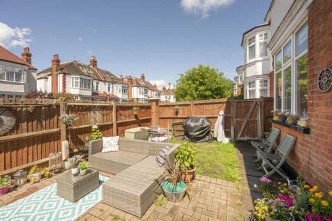 12a laurel Road -17.jpg