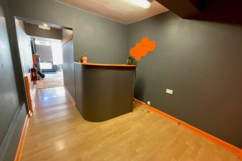 Retail Property (high street) to rent Image 5