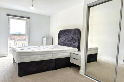 2 bedroom property in Kilpatrick Grove, Edinburgh photo 4