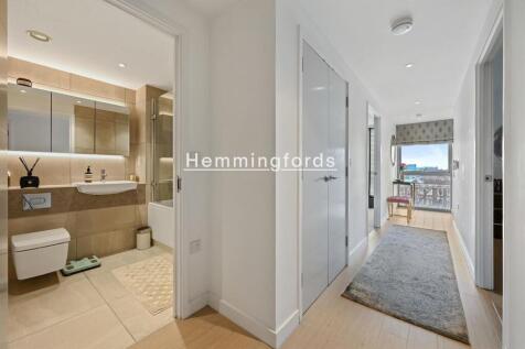 02-eeafGCHEMS- Flat 31 3 Ann St - Hall 2 -Original