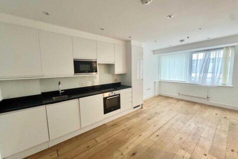1 bed flat to rent High Street, Croydon CR0