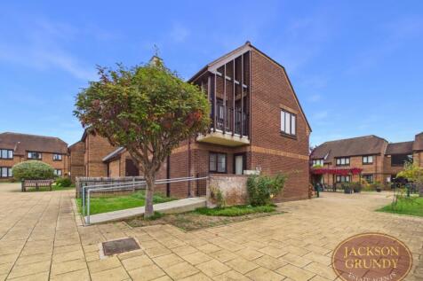 POND FARM CLOSE