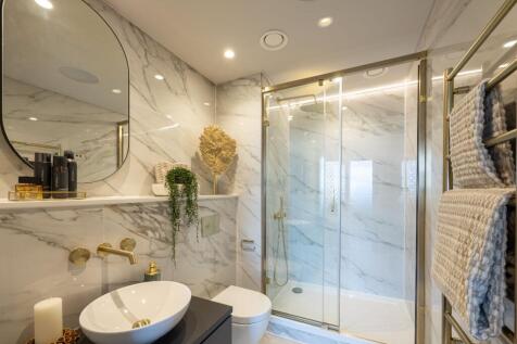2 bed, 3 bath Apartment in Manchester - Photo 16
