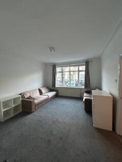 2 bed flat to rent Gainsborough Gardens, London N