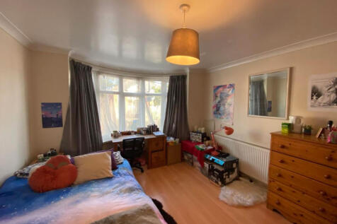 Student Property - Sirdar Road photo 3