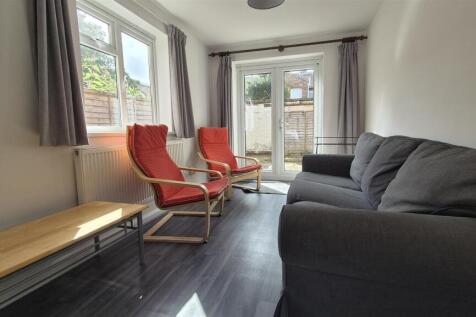 Cleveland Road, Southsea photo 3