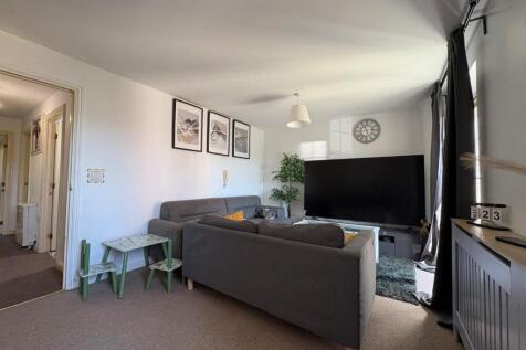 Living room 3.jpg