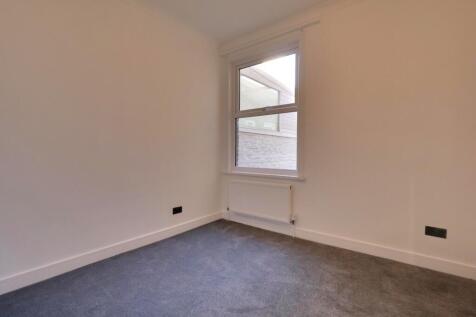 Agincourt Road, Portsmouth Unfurnished photo 4